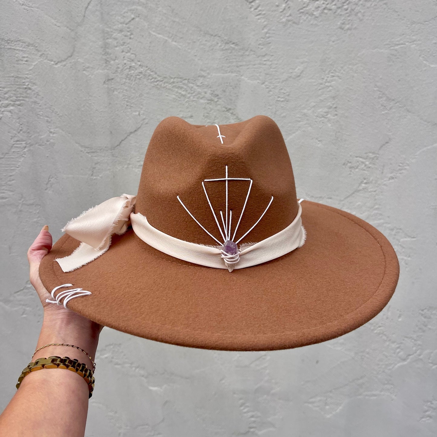 Seta da Alma – Espresso with Amethyst & Cream Ribbon