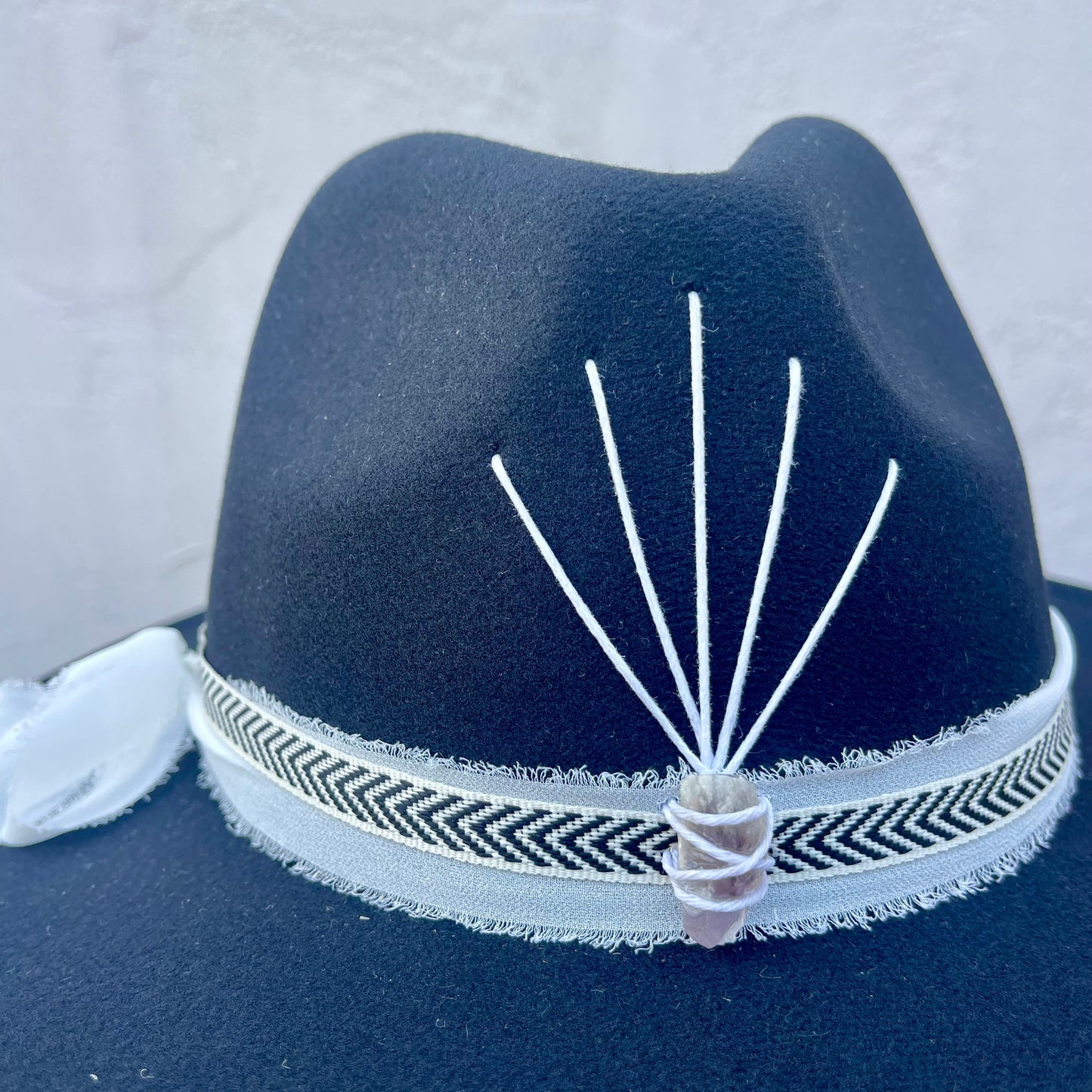 Ray of Alma – Black with Amethyst & Black/White Ribbon