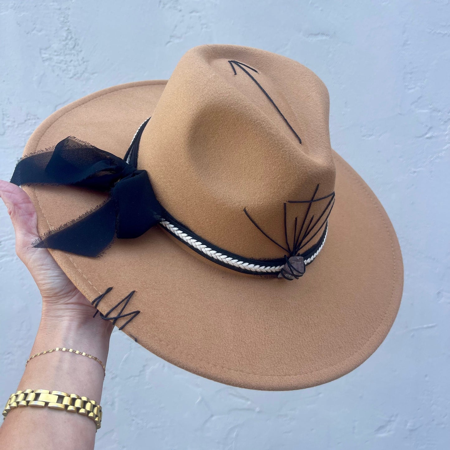 Seta da Alma – Camel with Amethyst & Black embroidery