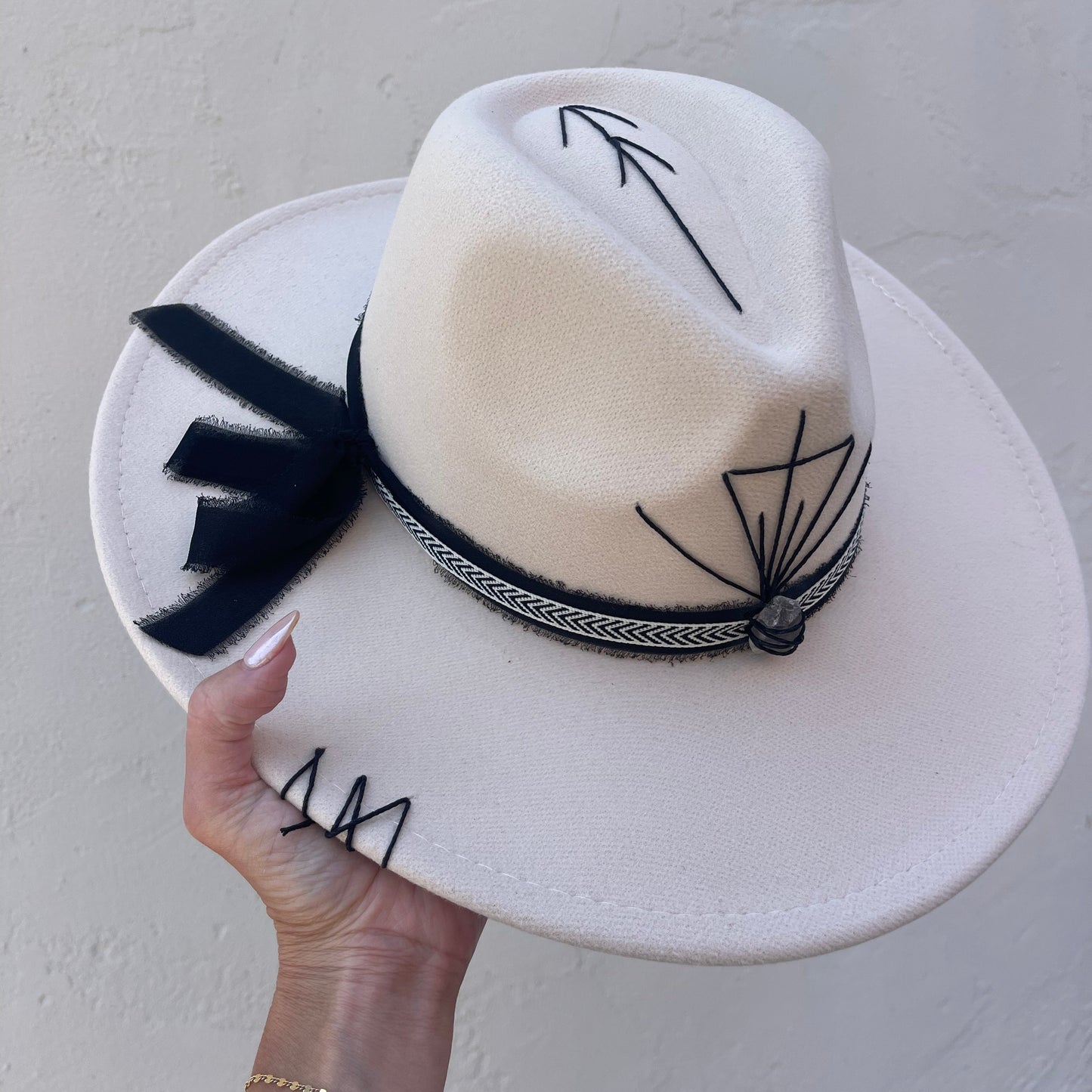 Seta da Alma – Beige with Amethyst & Black/White Band