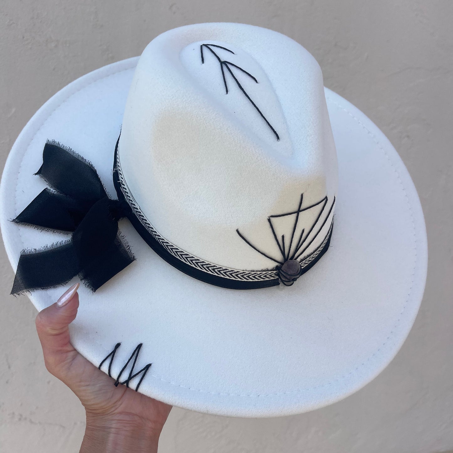 Seta da Alma – White with Amethyst & Black/White Band