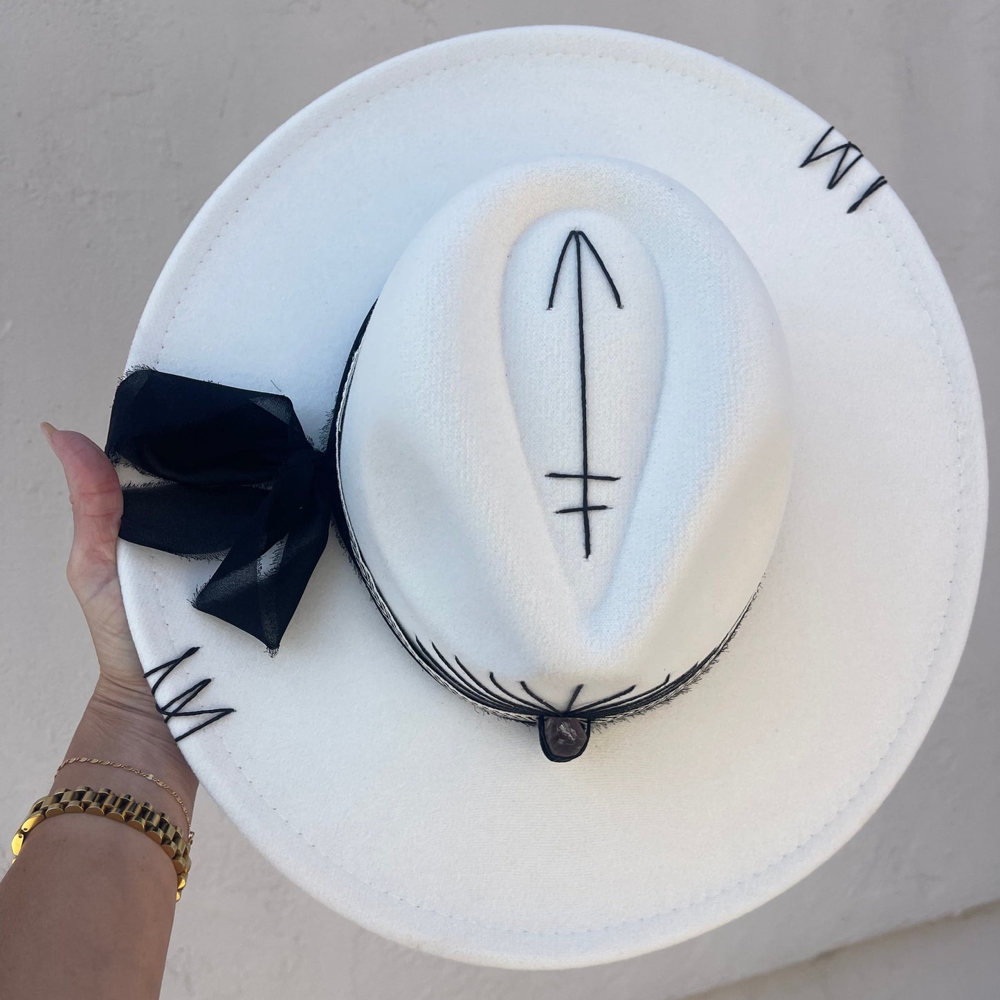 Alvarado - White with Amethys & Black/White Band