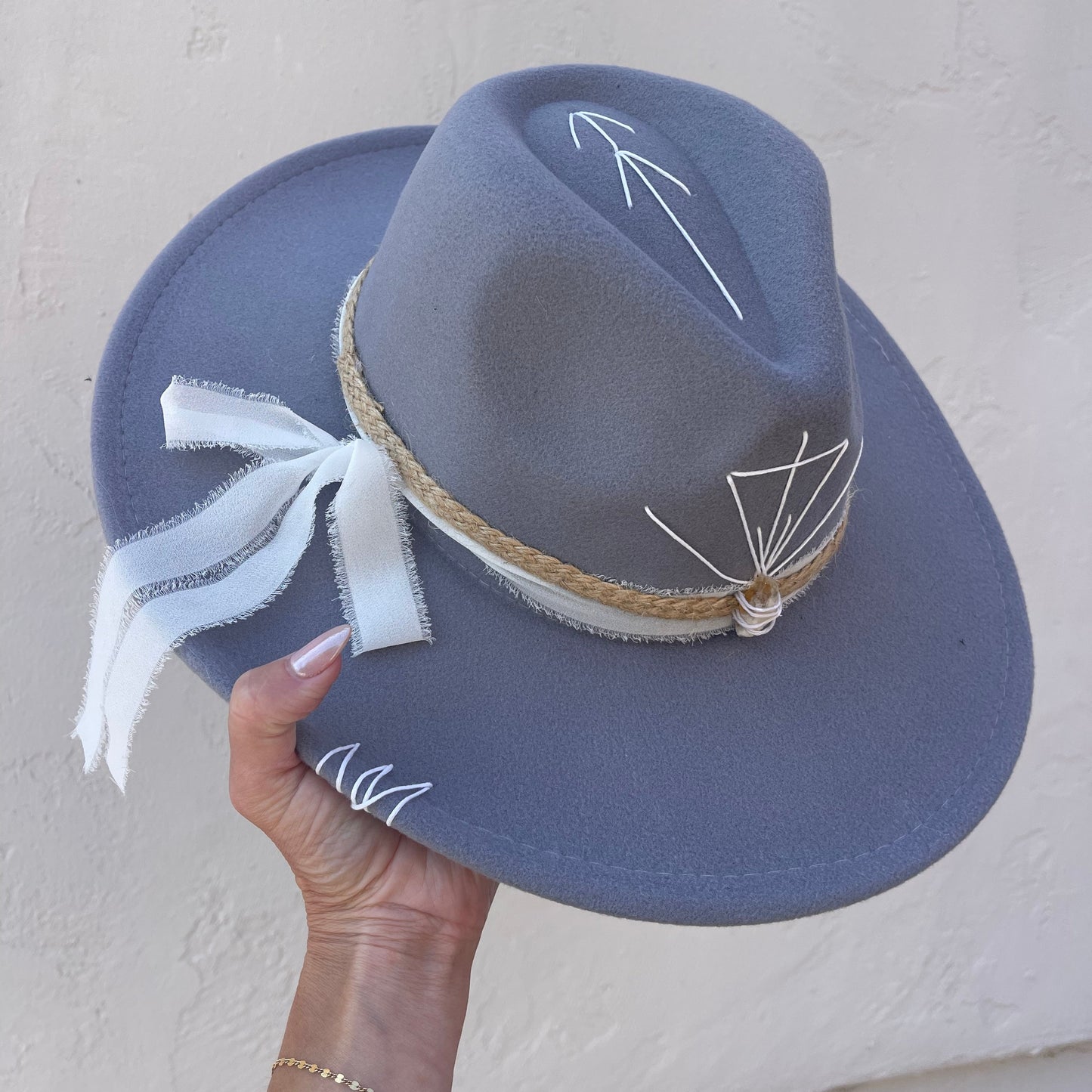 Seta da Alma – Gray with Amethyst & Cream Band